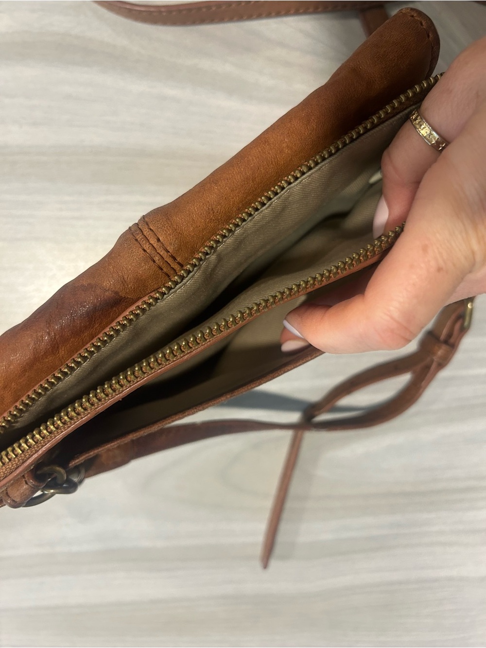 Lucky Brand Leather Crossbody Wallet purse - Picture 5 of 5
